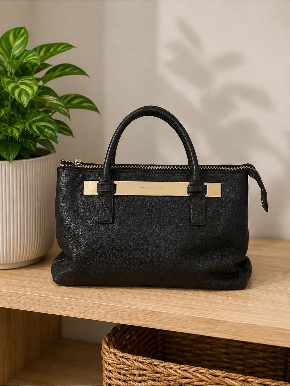 Vince Camuto Black Leather Satchel Large Gold Logo Top Handle Bag‎ Pebbled Corp